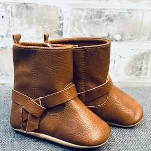 Old Navy Baby faux leather brown booties 3-6 months
